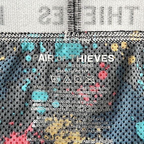 Pair of Thieves - Picture 5 of 5